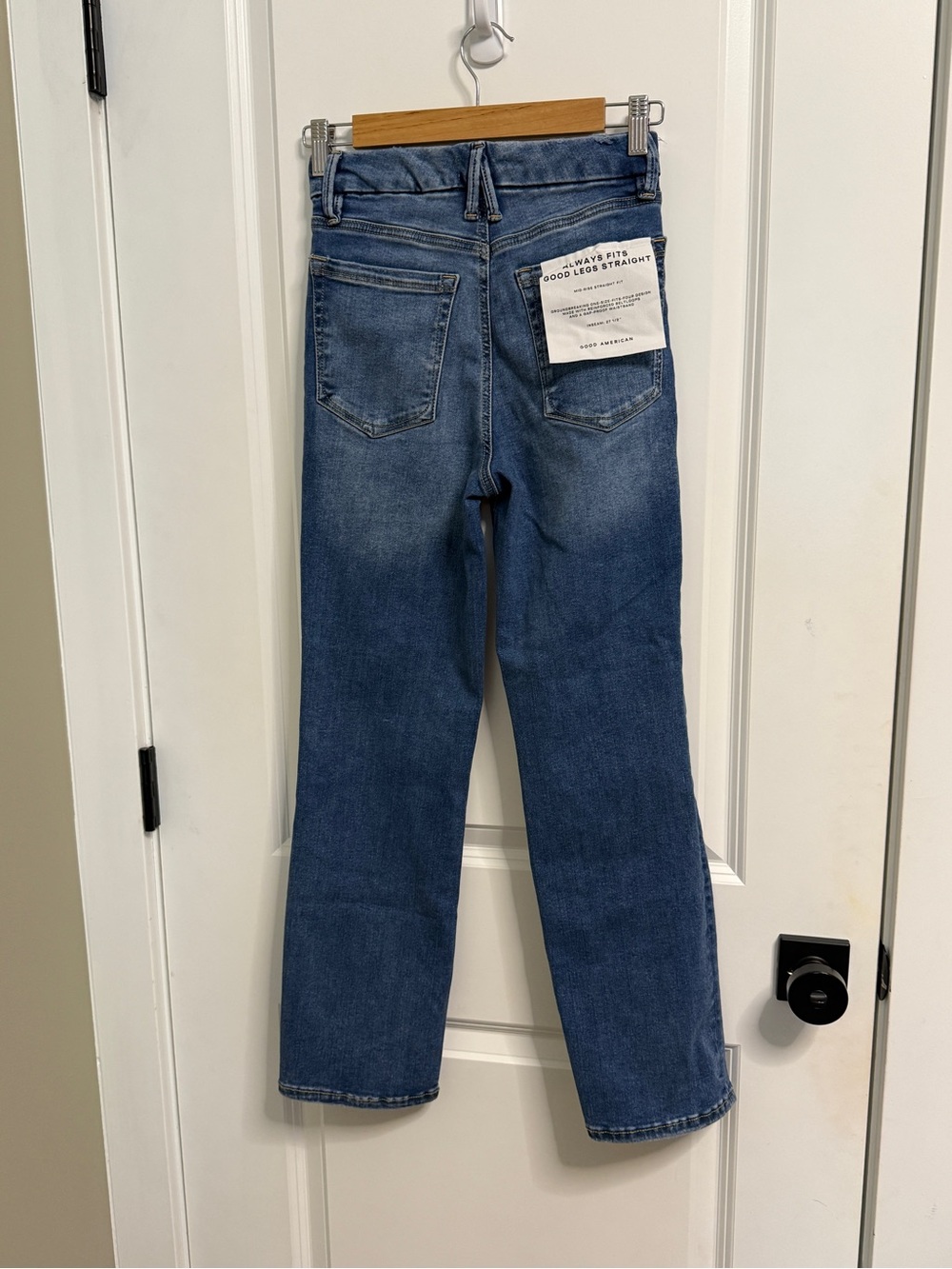 Good American Straight Leg Jeans - Medium Blue Wash - Picture 4 of 5